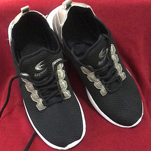 Ezywear black and bronze lightweight walking shoes size 9